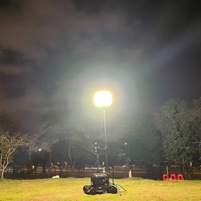 ضوء عمل البالون البناء المحمول 150W 360 درجة إضاءة عالية الطاقة LED ثلاثي الأقدام
